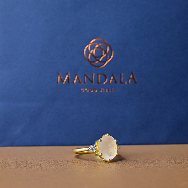 Madagascan Rose Quartz Ring For Female Wavelength 450 THz