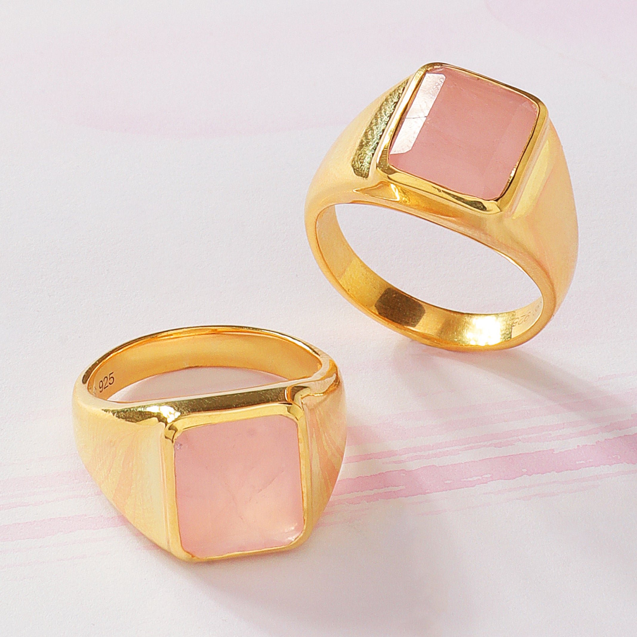 Madagascan Rose Quartz Ring For Male Wavelength 450 THz